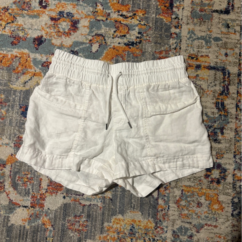 NWOT Athleta White Line Shorts - Size 8